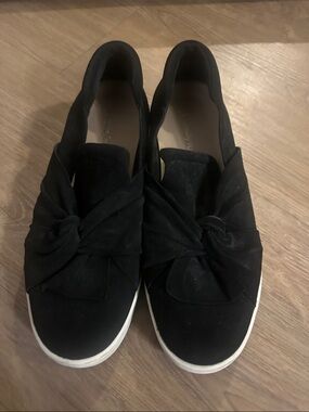 Donald J. Pliner Black Knot-Front Slip-On Sneakers